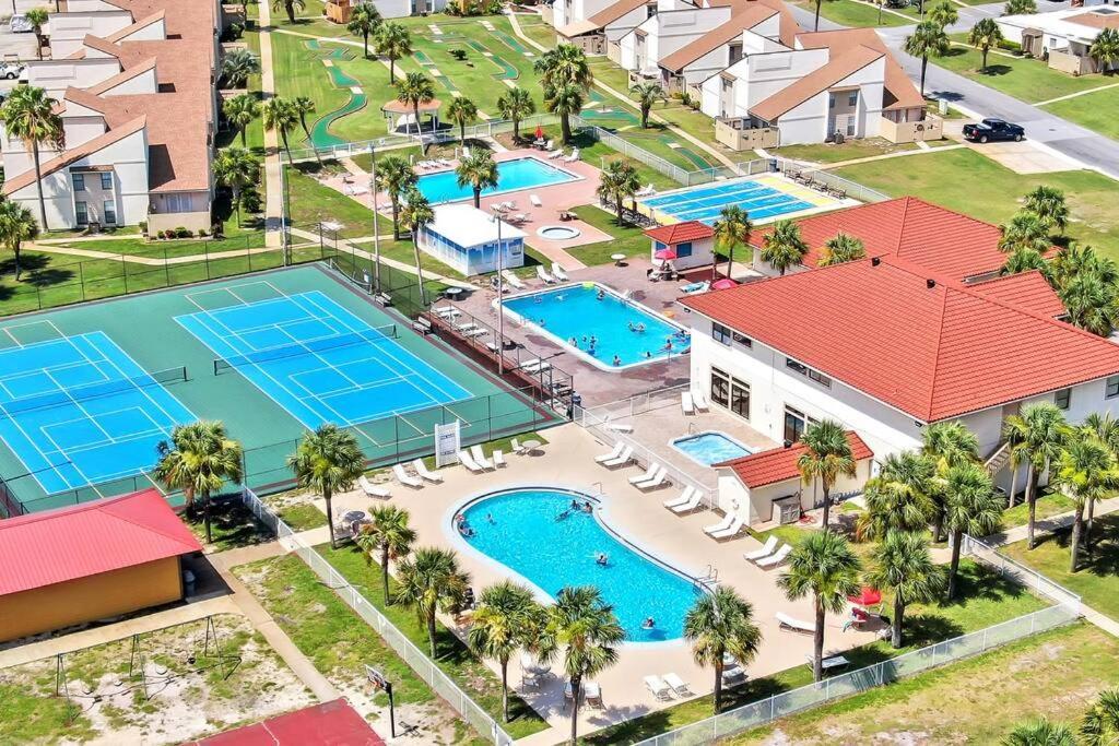Lazy Palm 4 Pools Short Walk To Beach! Sleeps 5! Panama City Beach Buitenkant foto