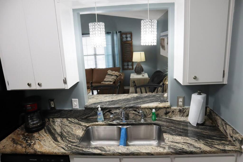 Lazy Palm 4 Pools Short Walk To Beach! Sleeps 5! Panama City Beach Buitenkant foto